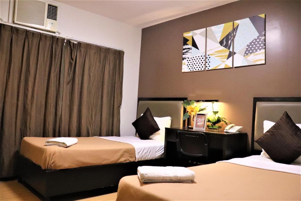 The Studio 18 Residences Манила Экстерьер фото