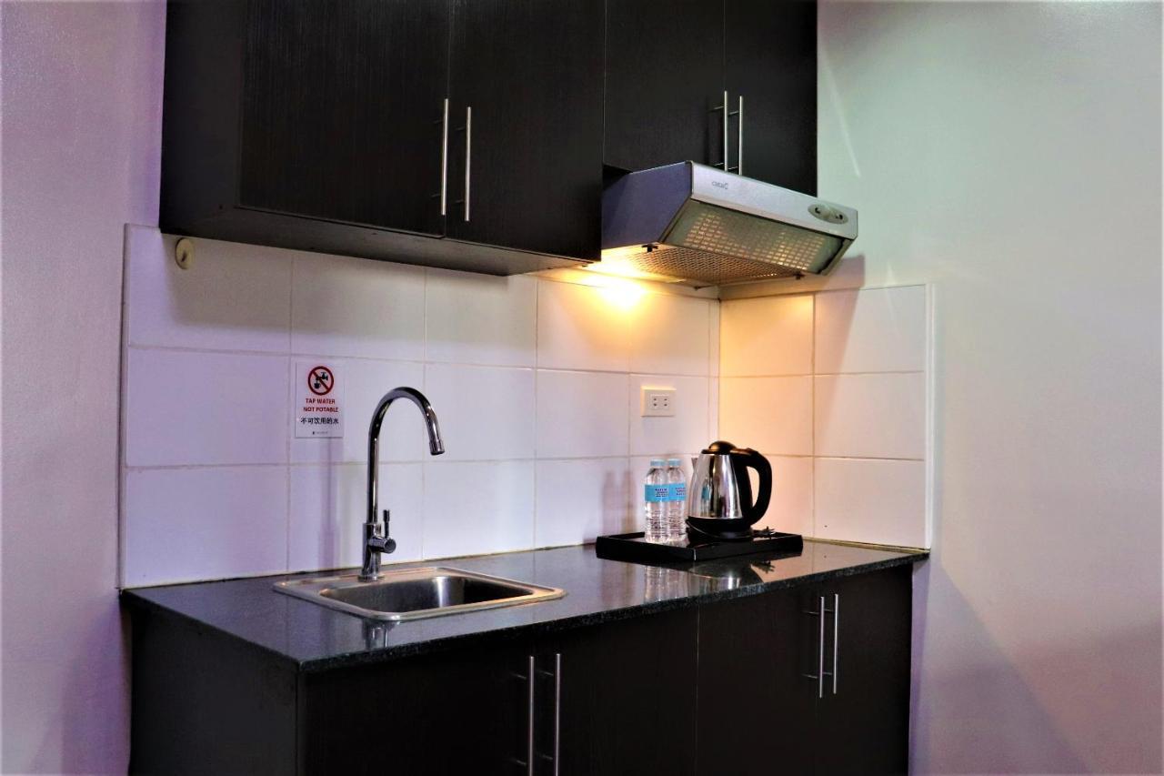The Studio 18 Residences Манила Экстерьер фото